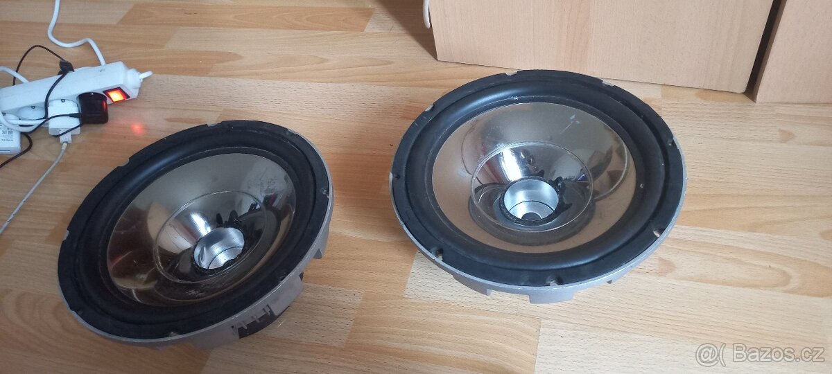Reproduktory do auta