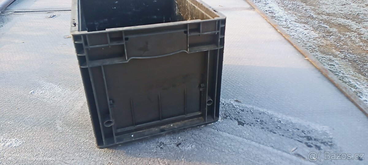 Bedny plastové 40x30 výška 28 cm.