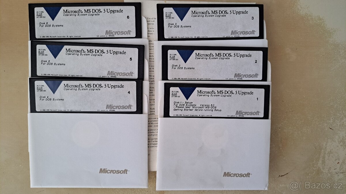 Historický software MS-DOS 5 na 5.25" disketách