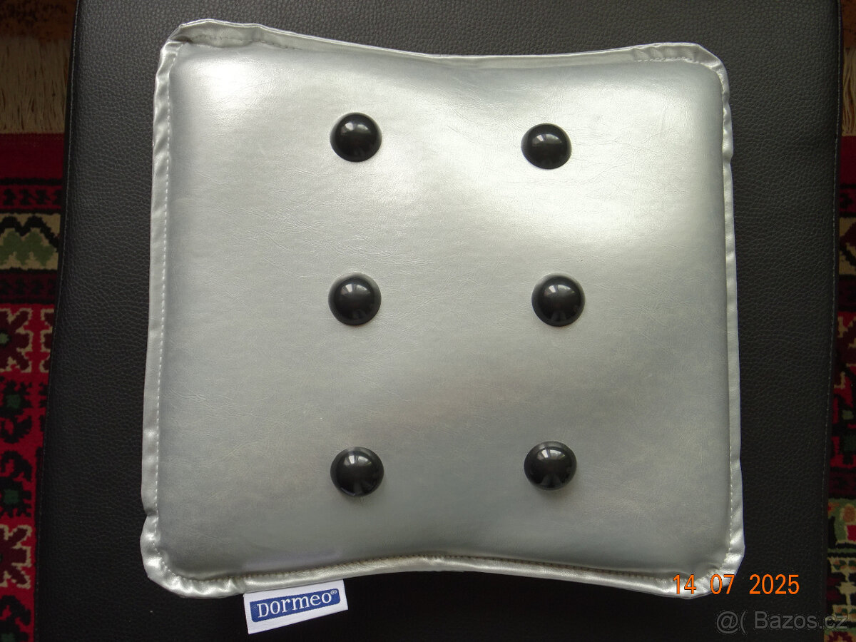 MASÁŽNÍ POLŠTÁŘEK (DORMEO)