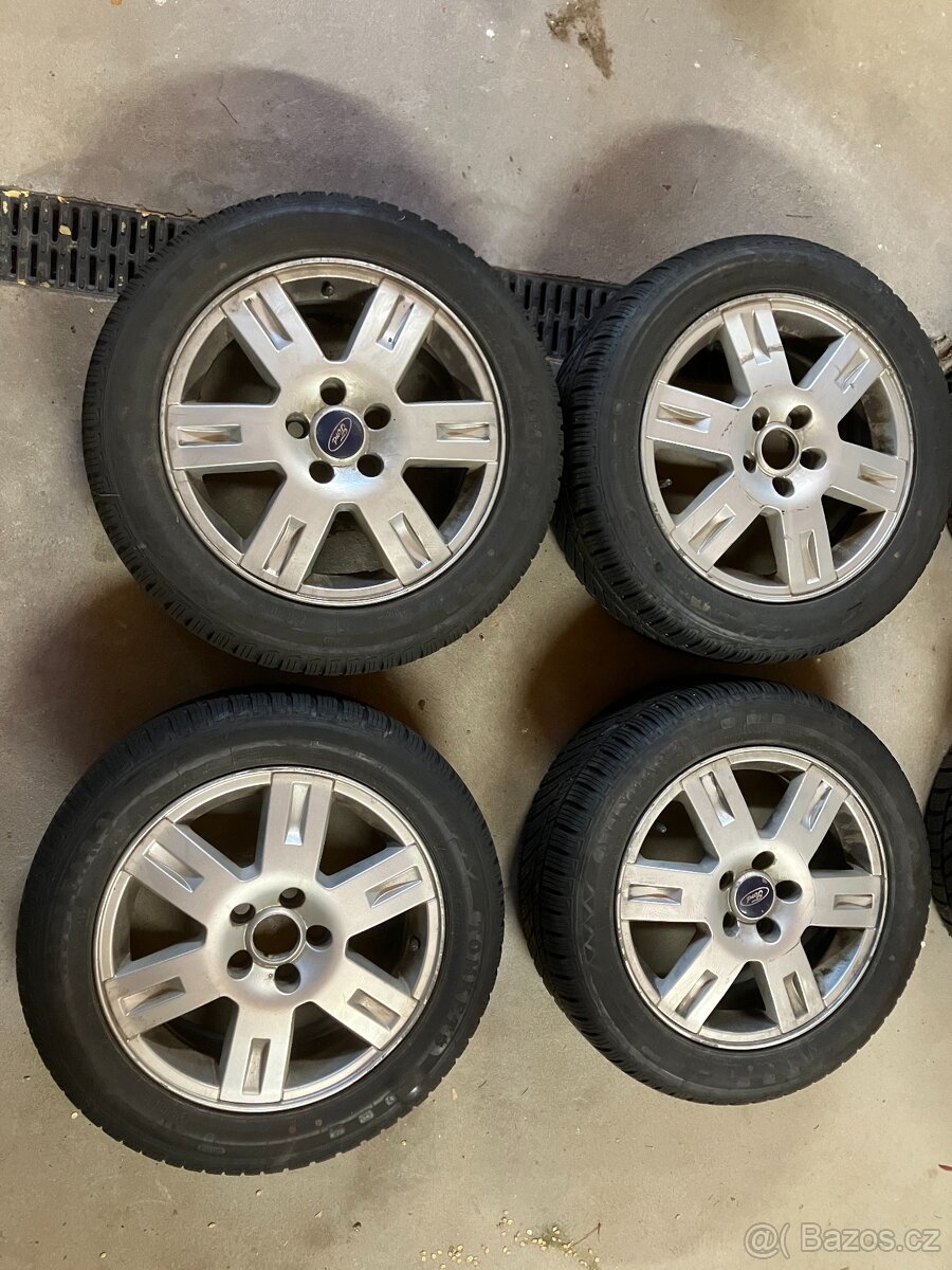 Alu kola FORD // 6x celoroční pneu 205 / 55 R16