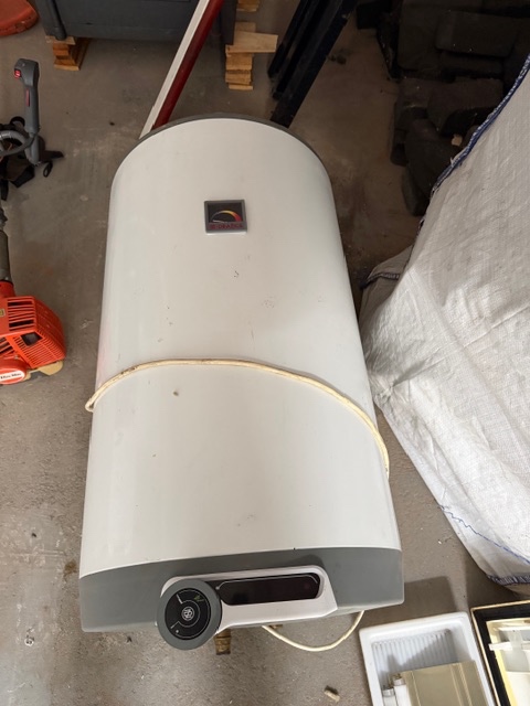 Prodám elektrický ohřívač vody Dražice OKCE 100 (100 litrů)