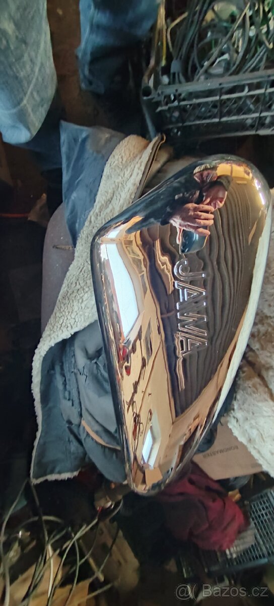 Překrásnou nádrž na Jawu 175 special