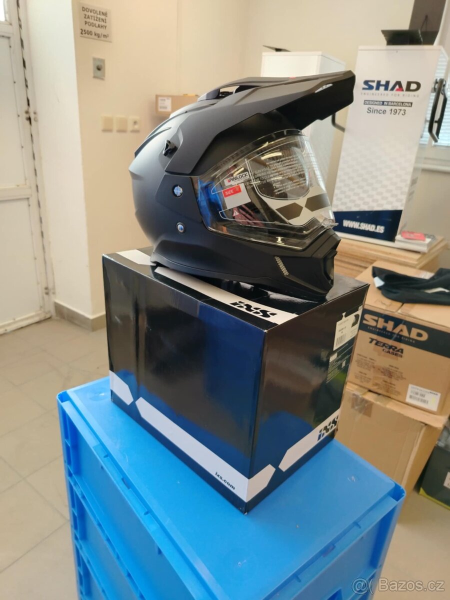 přilba IXS209 černá matná nová, velikost M