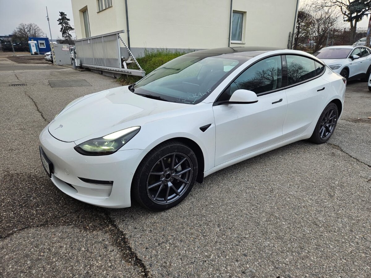 Tesla Model 3 9/2021 LFP