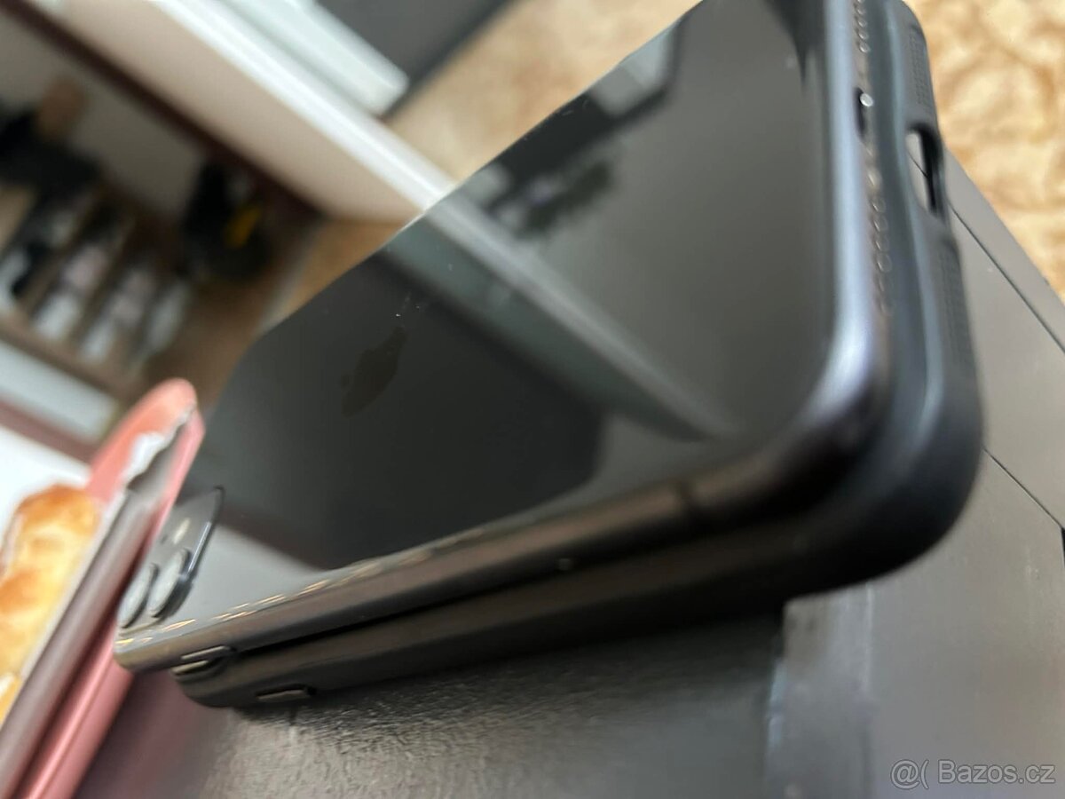 iPhone 11 128g VYMĚNÍM / PRODÁM