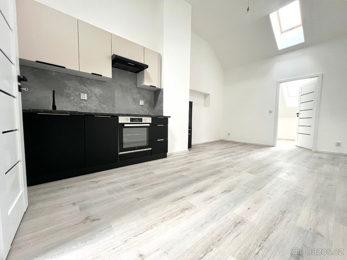 Prodej 2kk 35m2 po kompletní rekonstrukci – Centrum Kolína