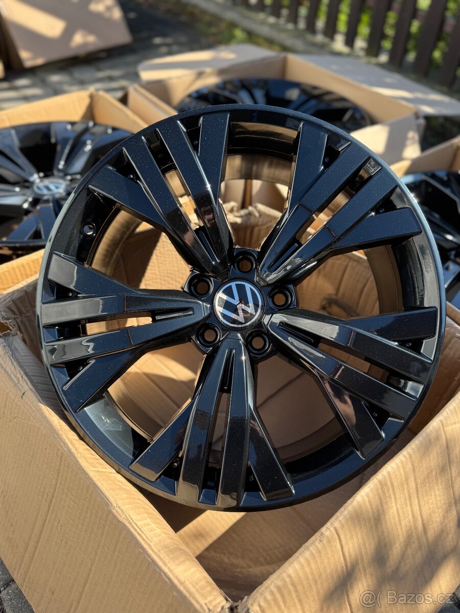 ORIGINÁL Alu Volkswagen KALAMATA R18, 5x112 - TOP STAV