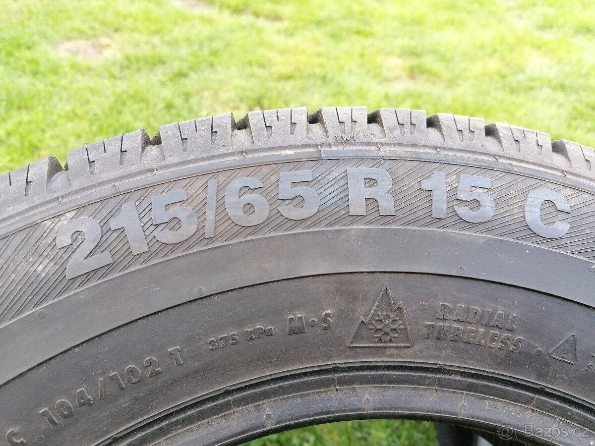 Zimní zátěžové pneu 215.65r15C