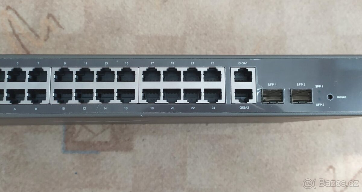 tp-link TL-SL2428WEB programovatelnej switch