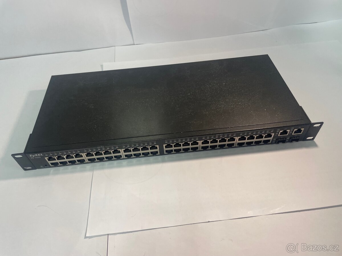 switch zyxel ES-1552
