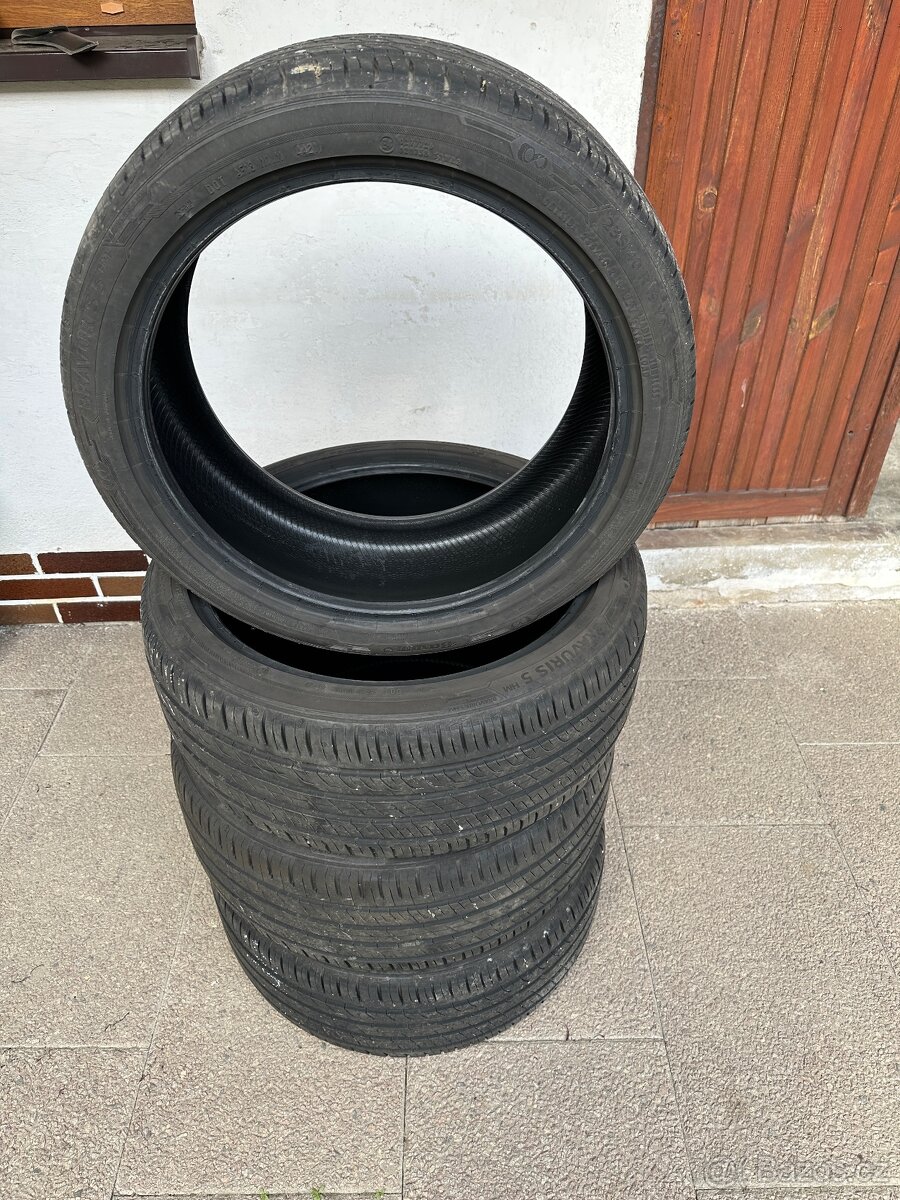 235/40 r19 letní pneu Barum