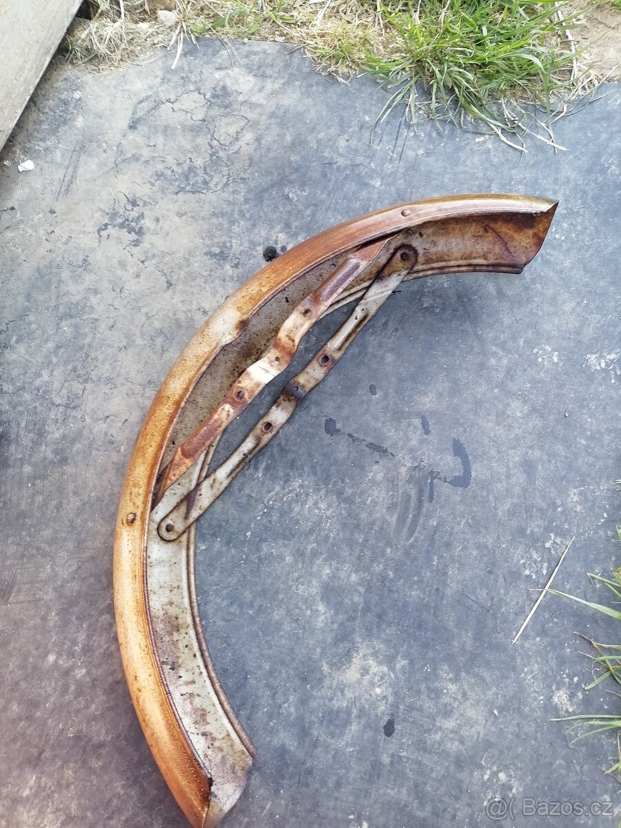 Blatník Jawa mustang