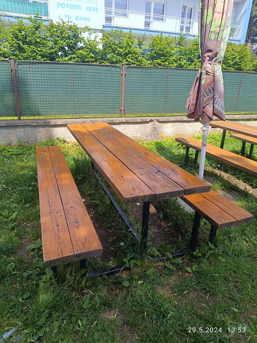 Pivní set-zahradní stůl