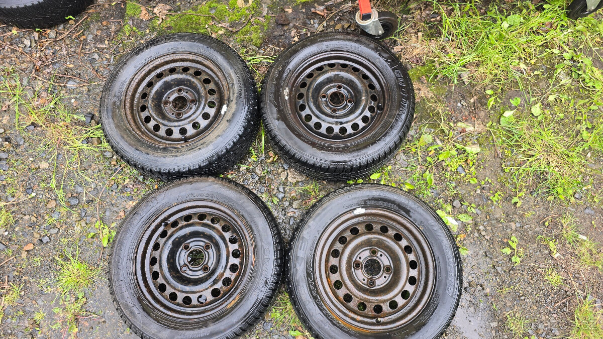 Opel Vektra A zimní sada pneu + disky 14"