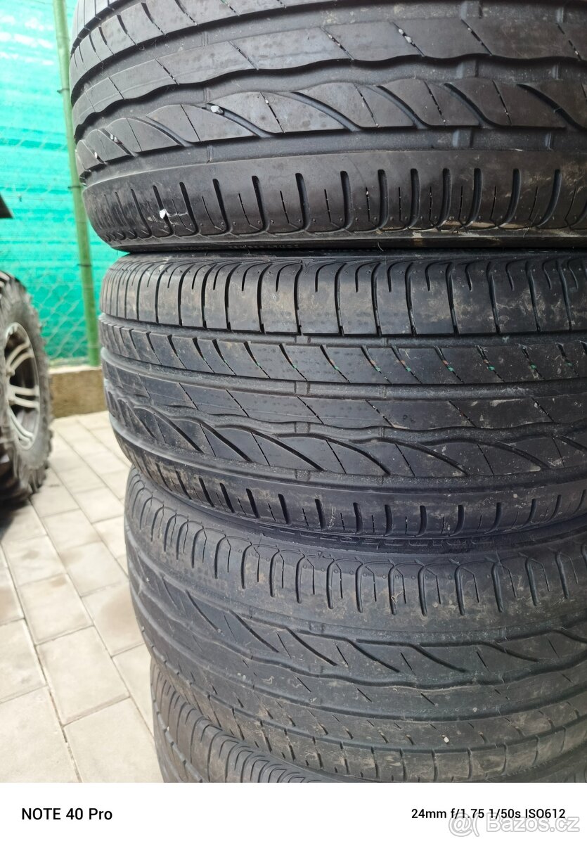 Letní pneu 215x45xR16