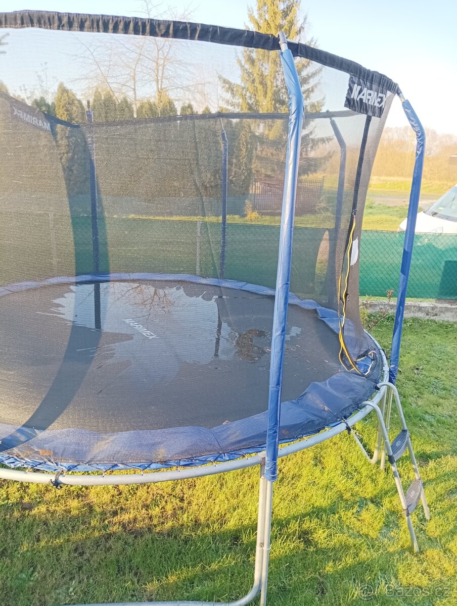 Trampolína