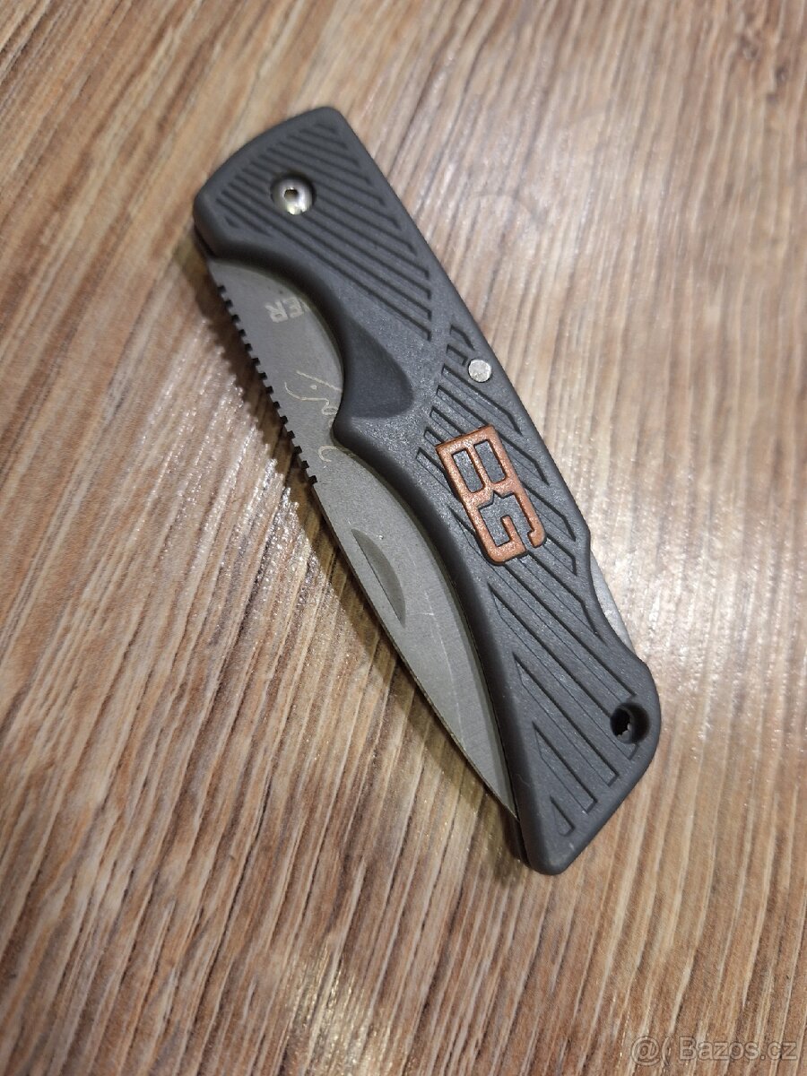 Bear Grylls kapesní nožík