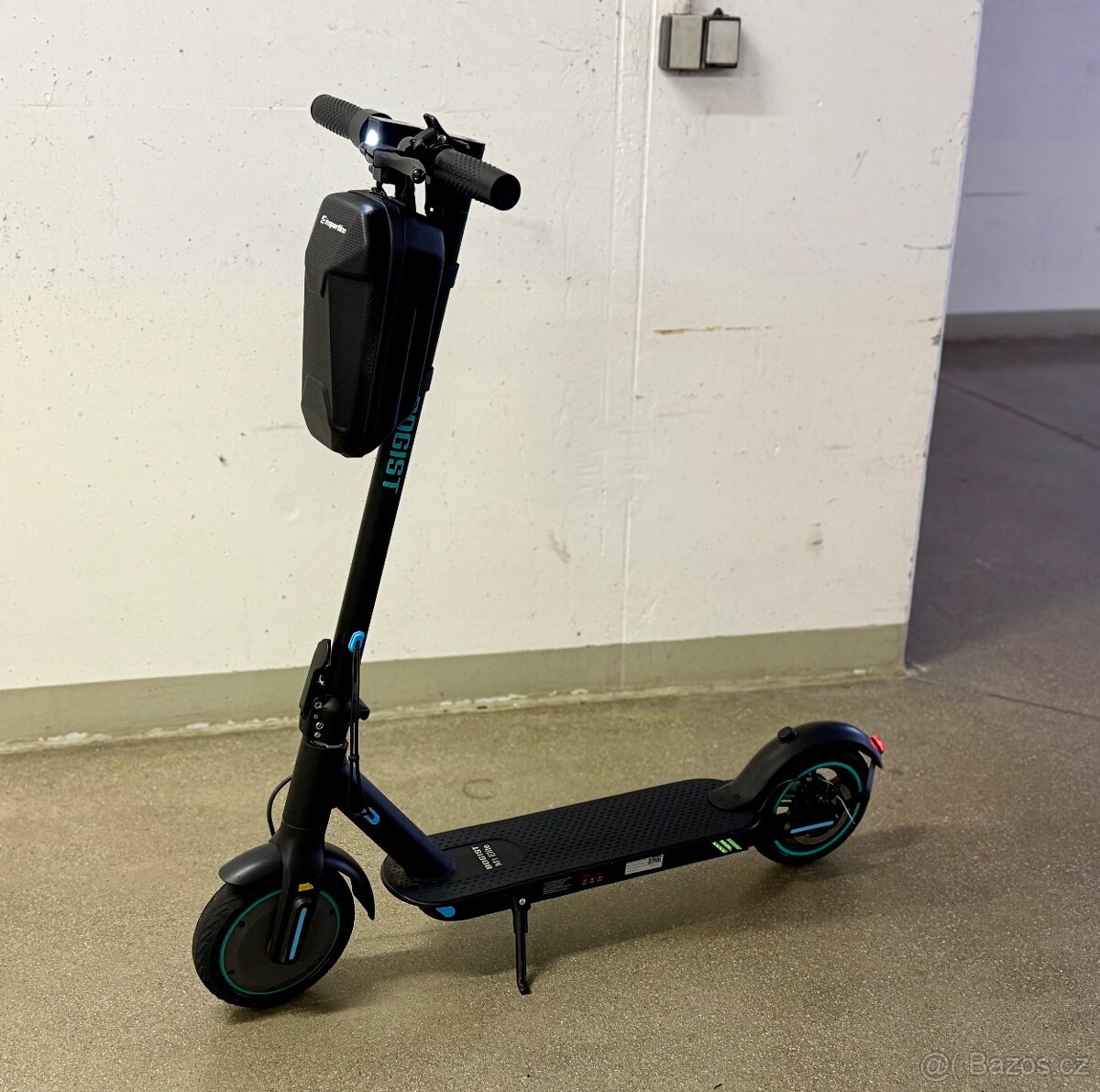 Elektrokoloběžka Bogist M1 Elite Lehká,Zachovalá.30km/h.