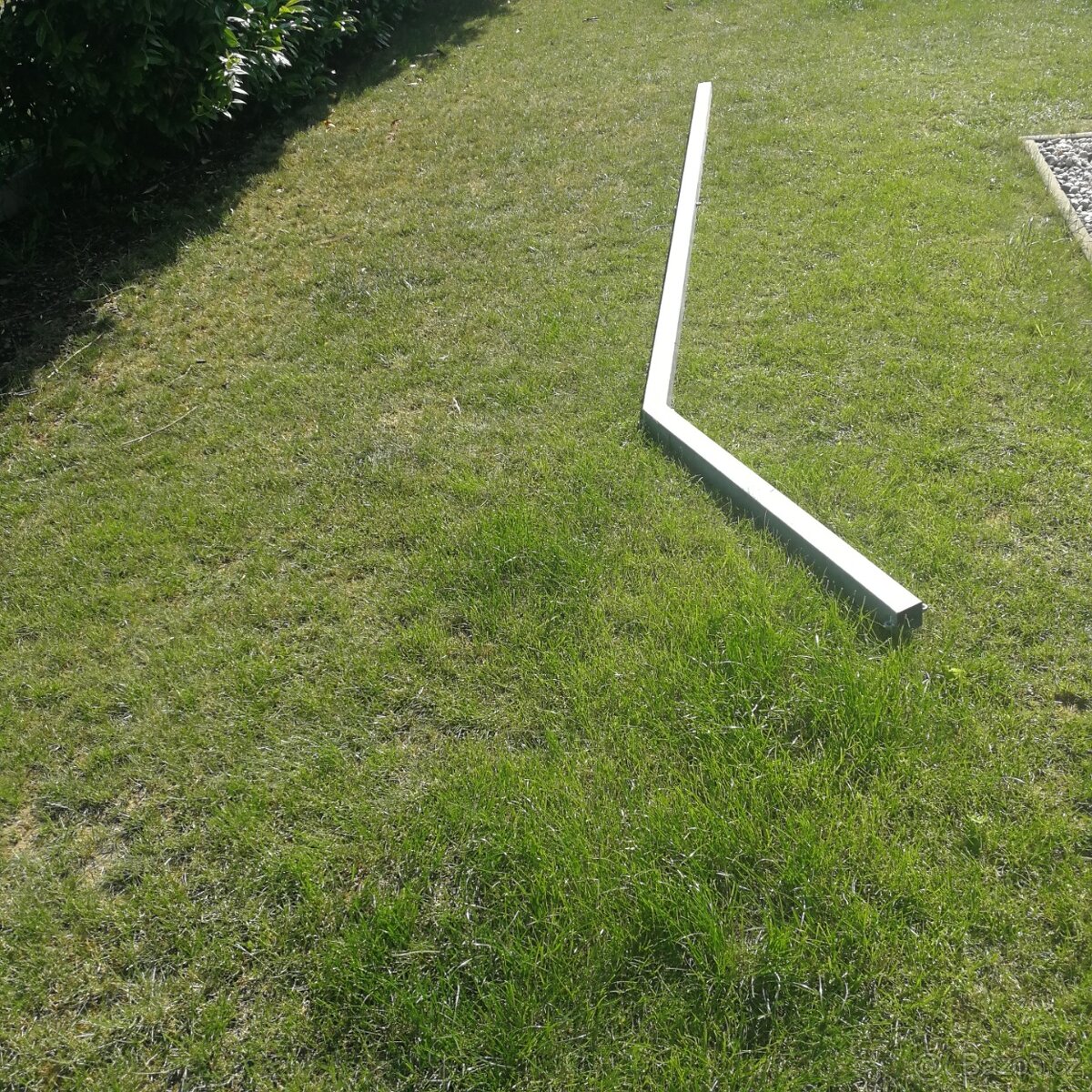 Prodám 4 sloupky na ochrannou síť