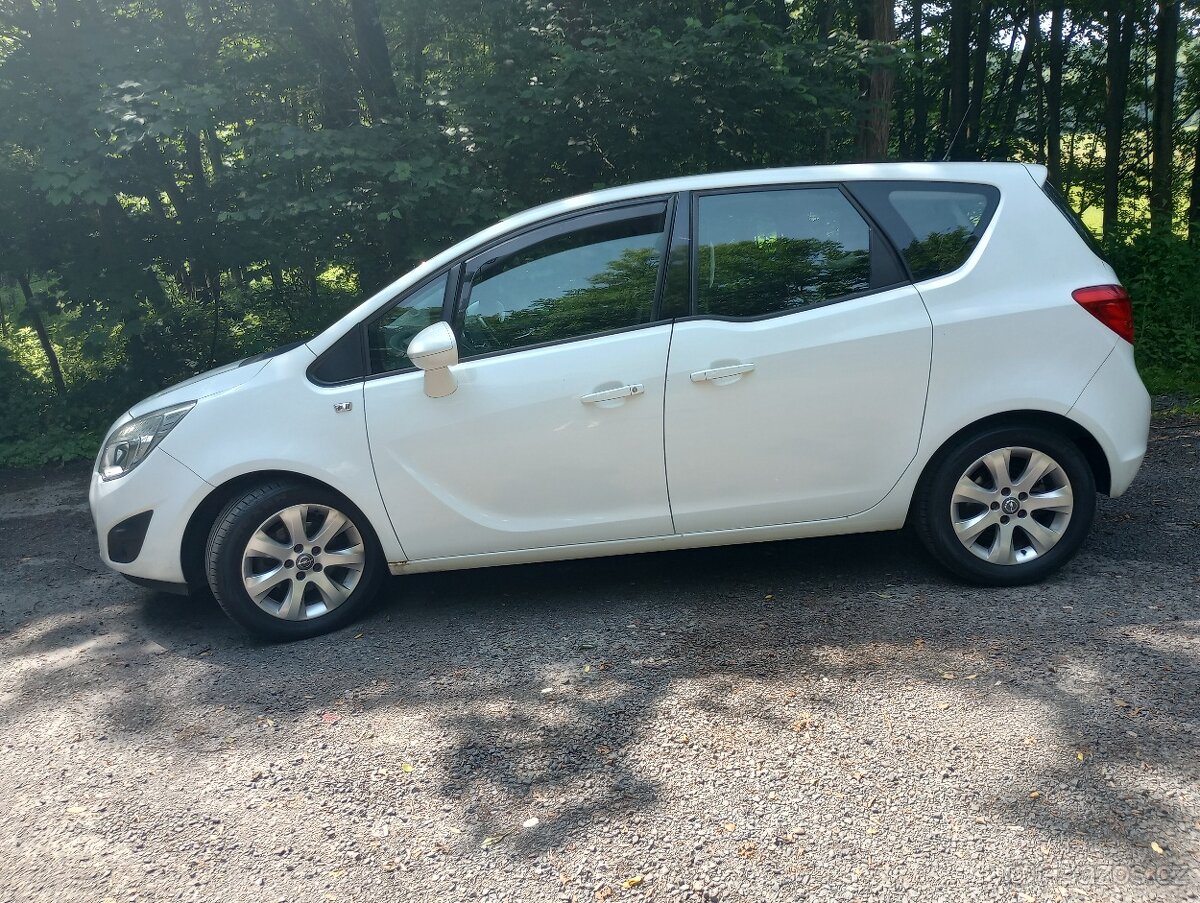 OPEL MERIVA - B, r. v. 2013, 1. majitel, servisní knížka