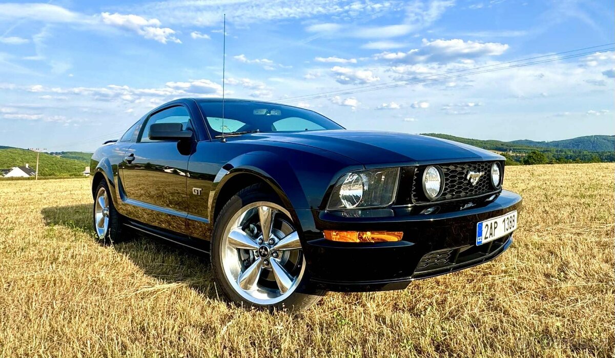 Ford Mustang GT 4.6L V8 224 kW /Manuál/8.2008/31 000 mil