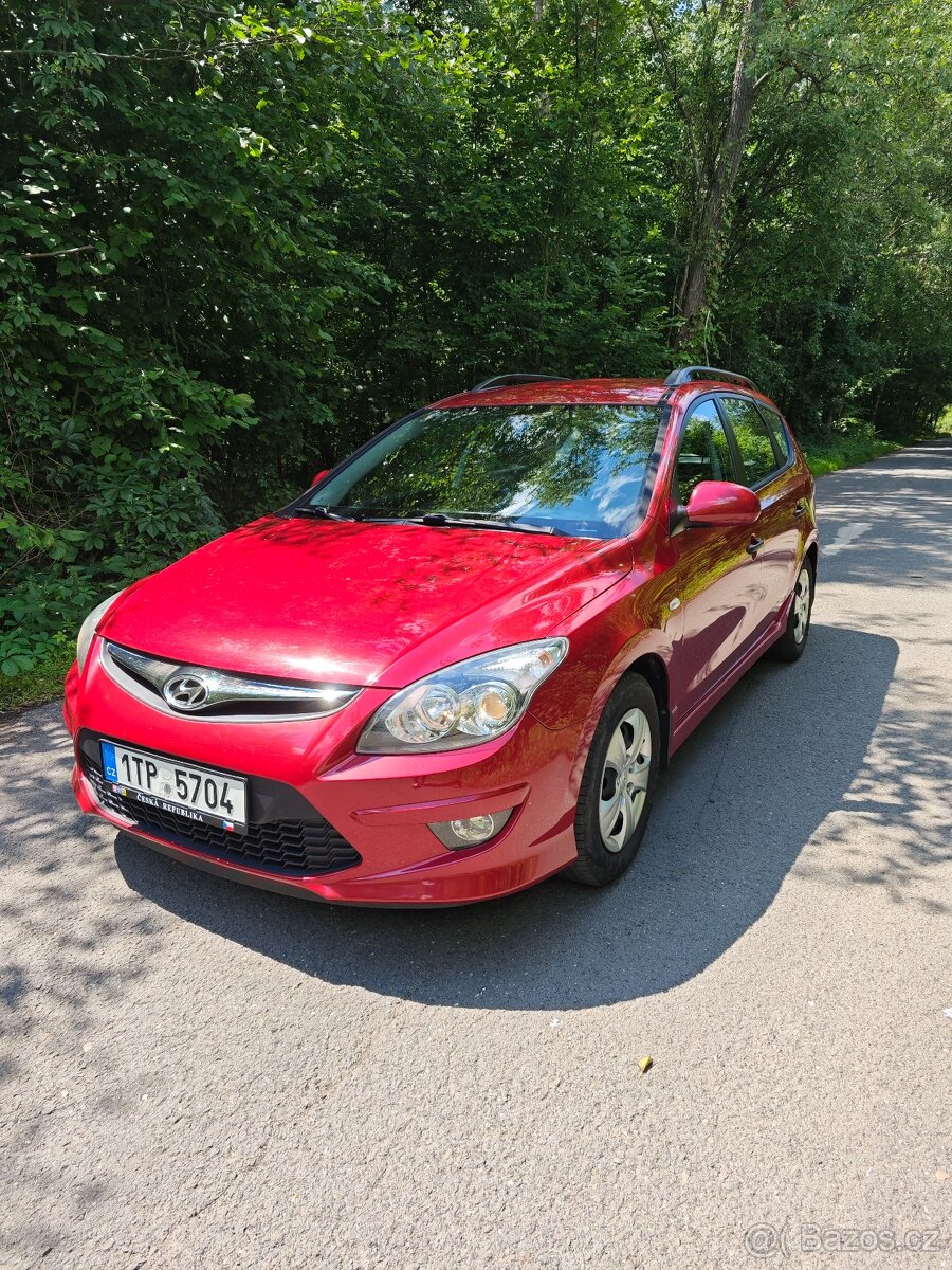 Hyundai I30 kombi, 1,4 benzín,Nová STK ČR 1. Majitel