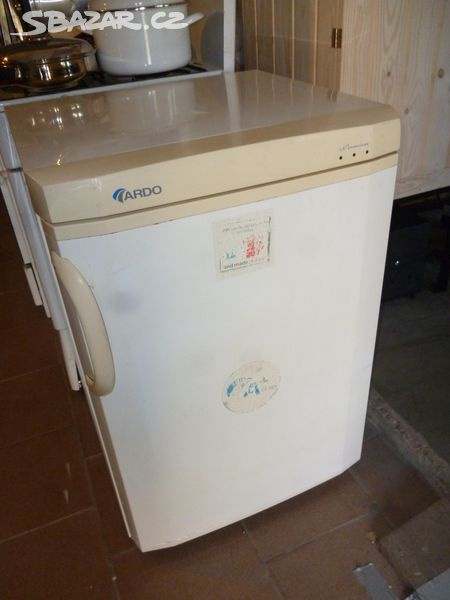 šuplíkový mrazák zanussi,obsah 110 l za 2500 kč