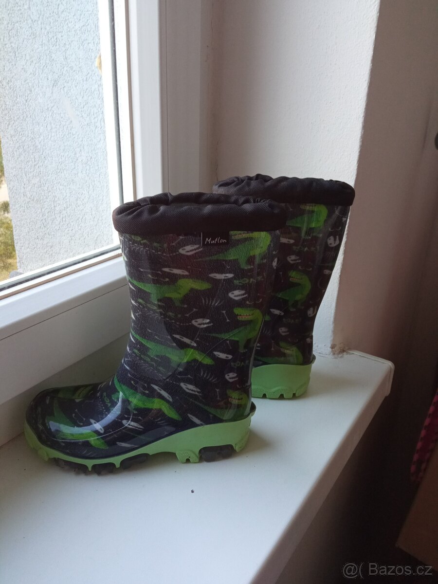 Holinka zn, MUFLON vel, 27, téměř nové, zateplené