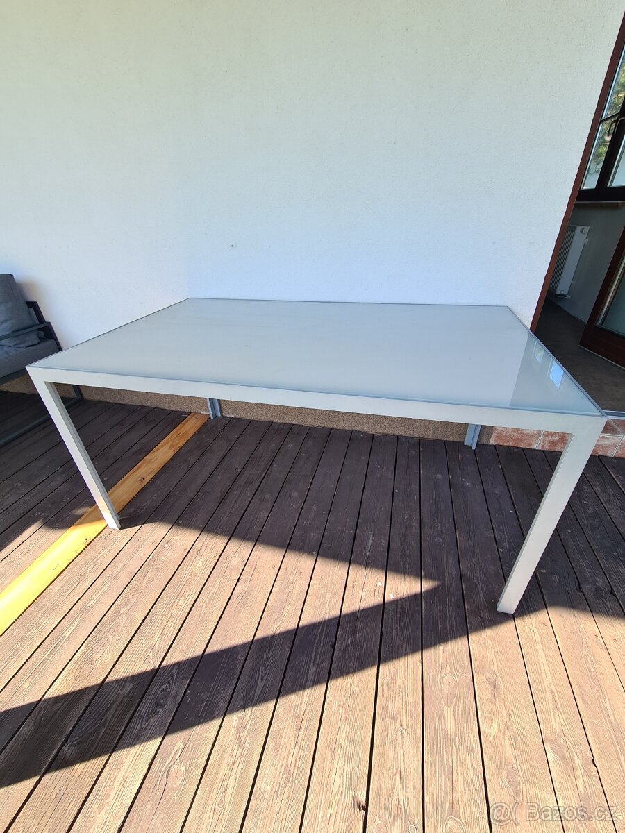 Stůl 150x90x71, skleněná deska