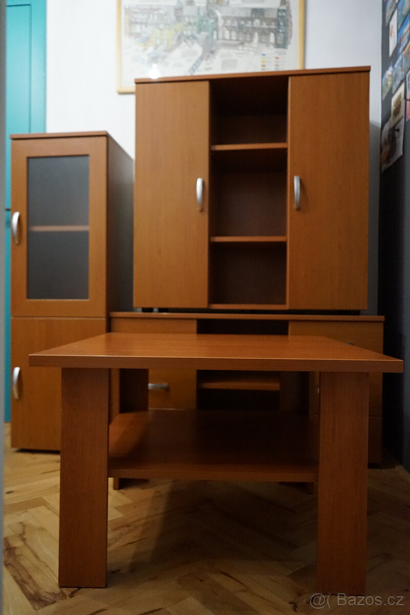 Komody + konferenční stůl