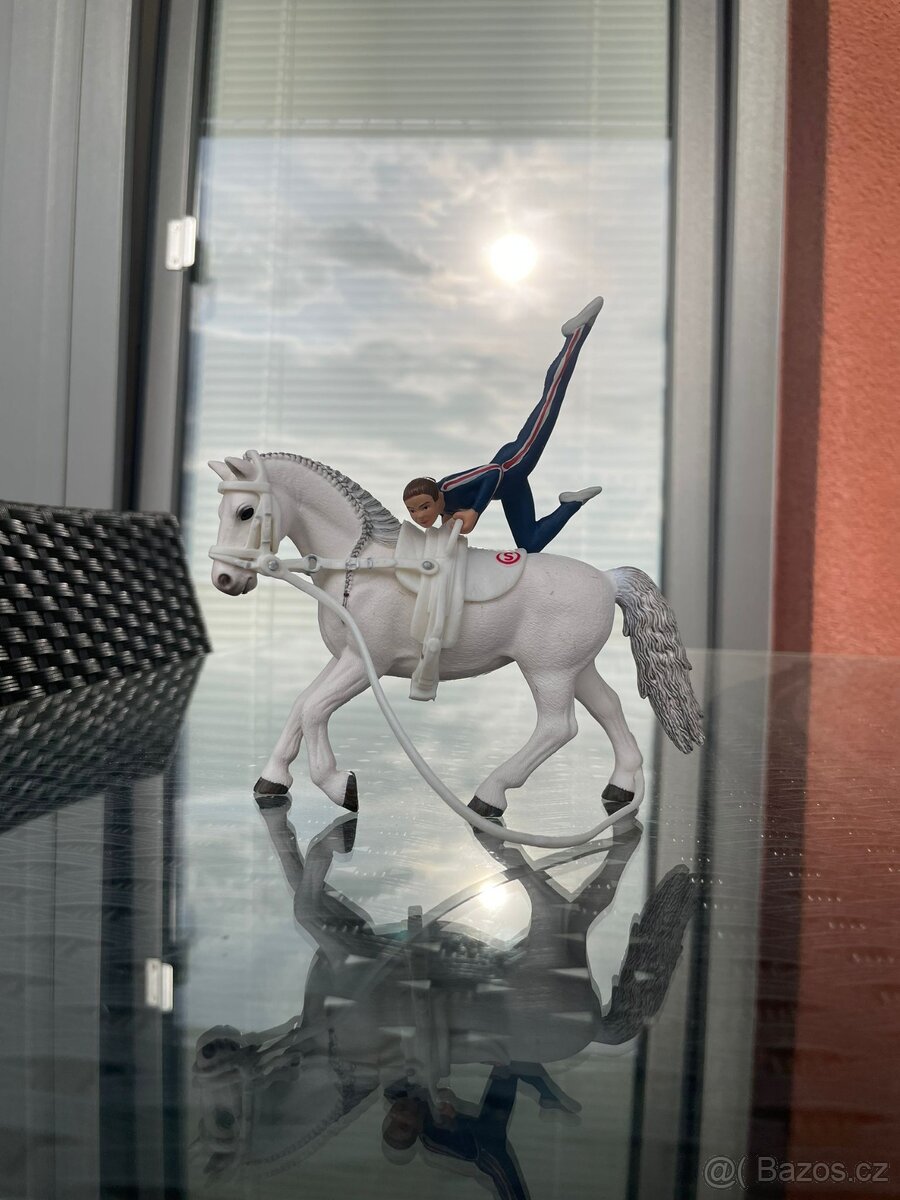 Kůň s jezdkyní SCHLEICH