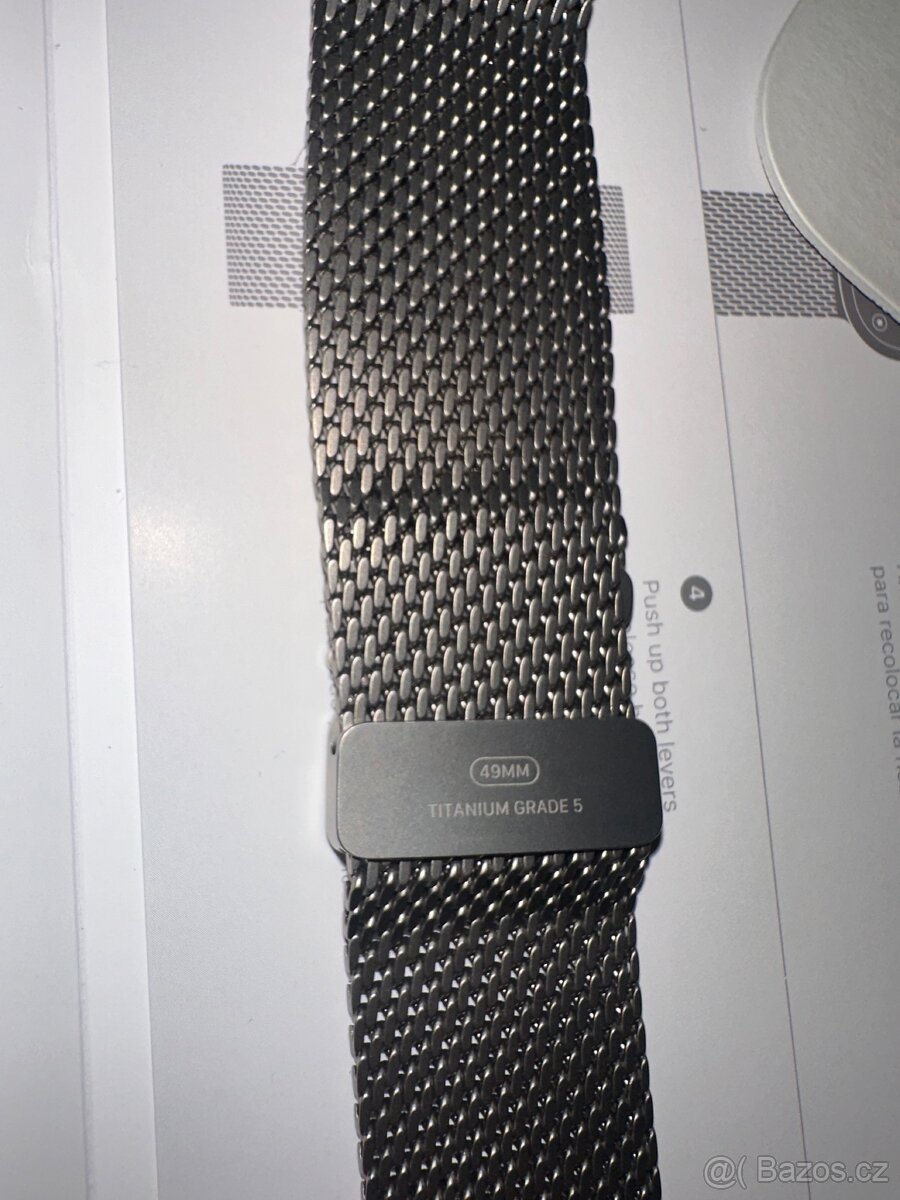 Apple Watch milánský tah z přírodního titanu