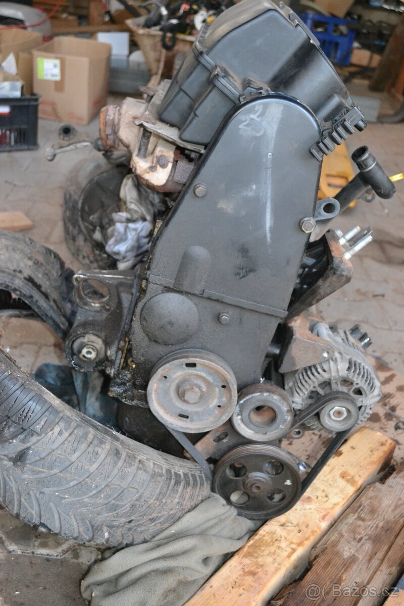 motor a převodovka Peugeot 1.8 i 8 ventil 1 vačka r.v. 99