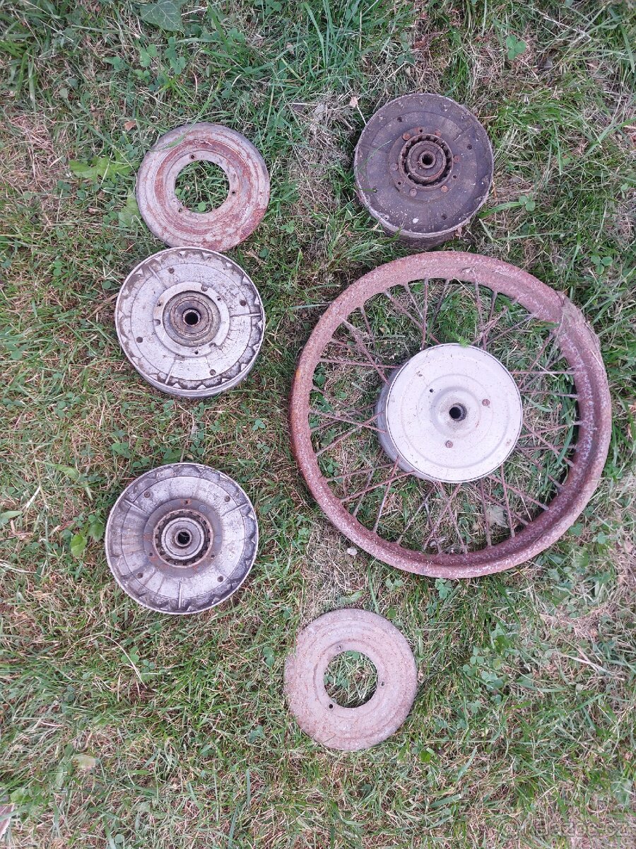 Kolo a bubny ČZ kývačka nebo jawa malá kývačka