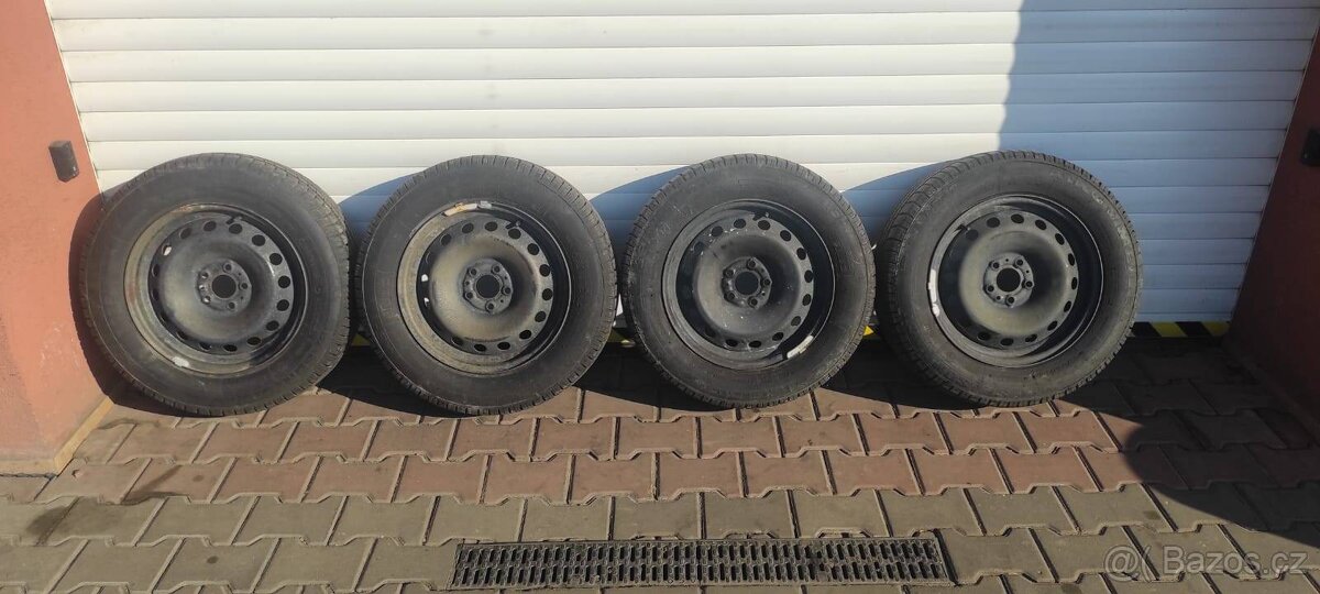 FIAT TIPO originál sada kol s pneu R15"