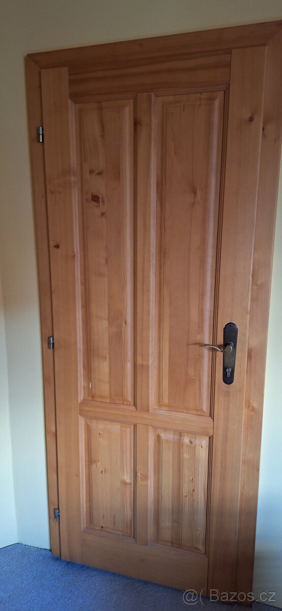 Interiérové dveře masiv smrk + obložka