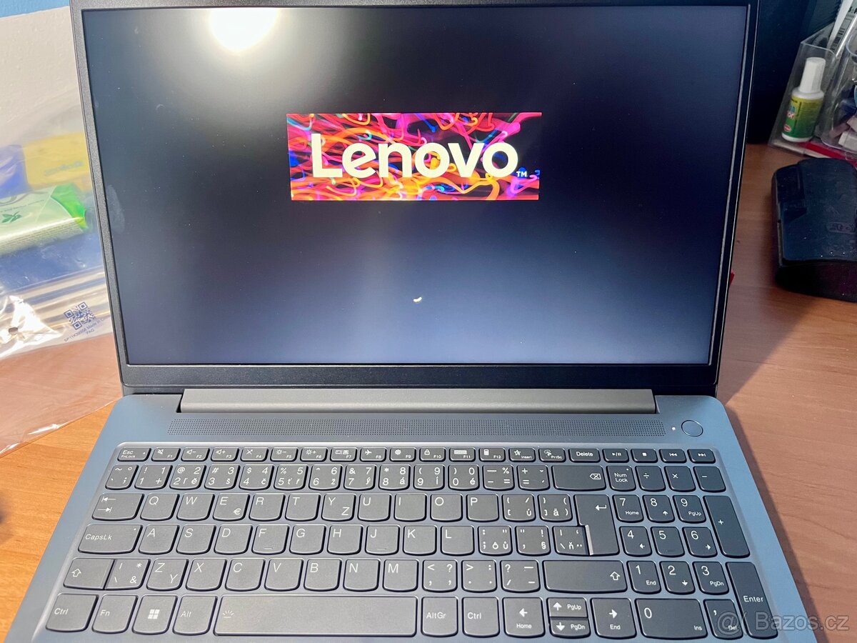 Notebook Lenovo Ideapad Slim 3 15AMN8