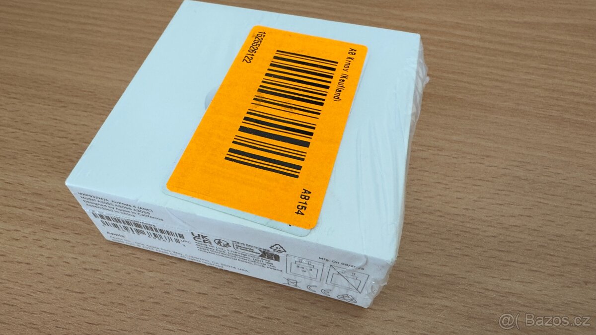 Apple AirPods 4 s aktivním potlačováním hluku