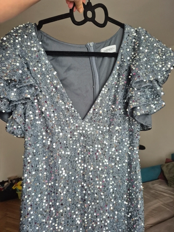 Nádherné plesové / večerní nové flitrovane šaty vel 42