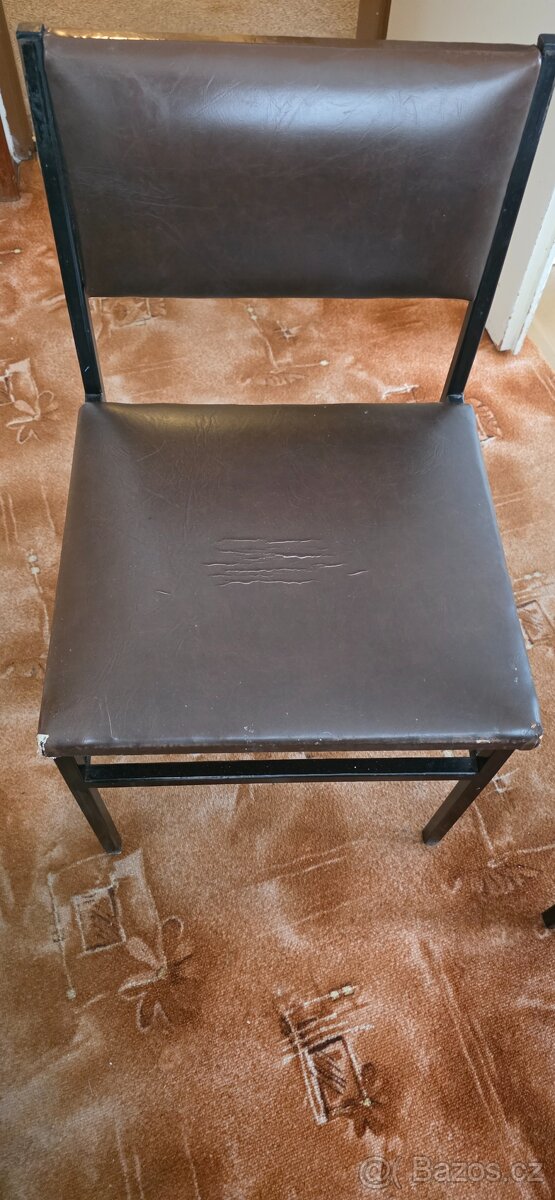 Rohová lavice s úložným prostorem