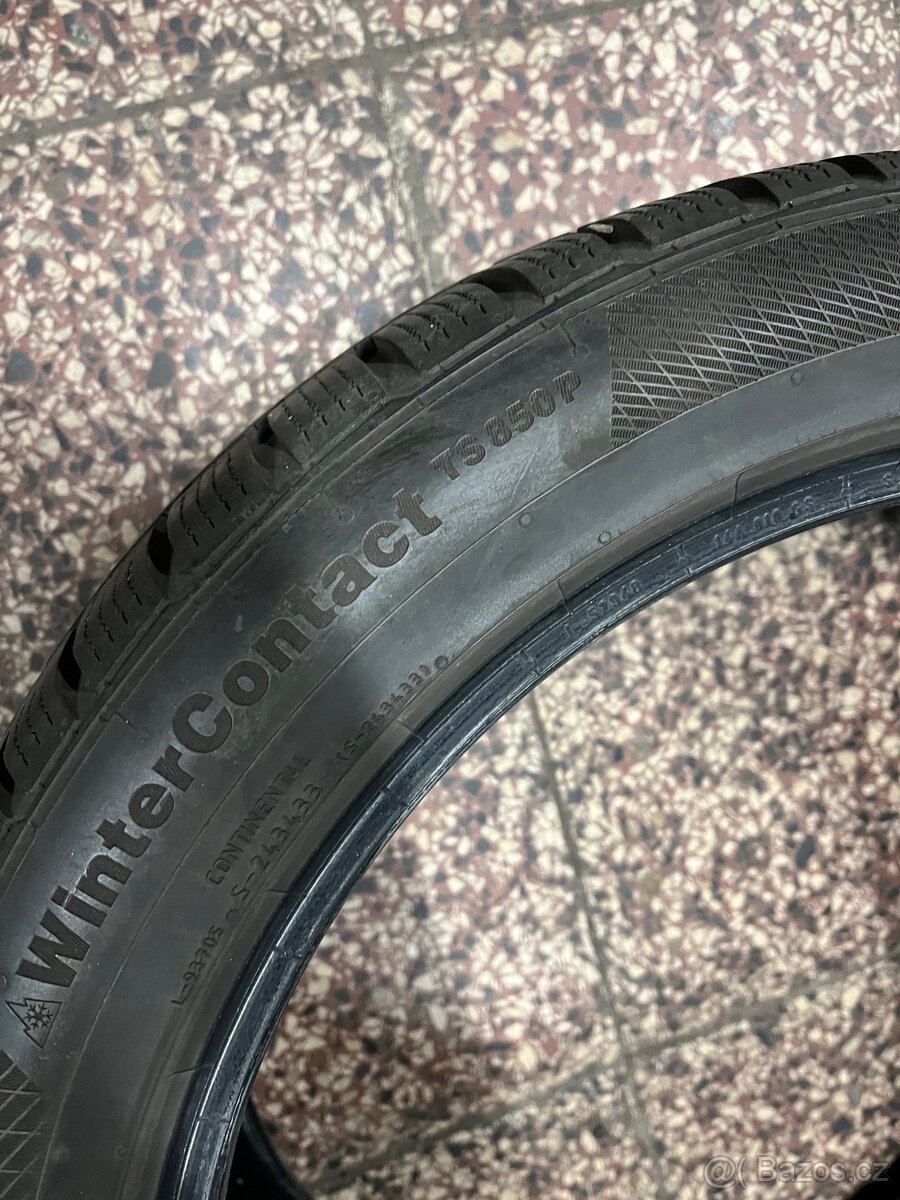 225/45R18 95V Continental TS850P