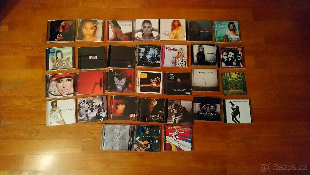 Prodám CD ve velmi dobrém stavu (8)