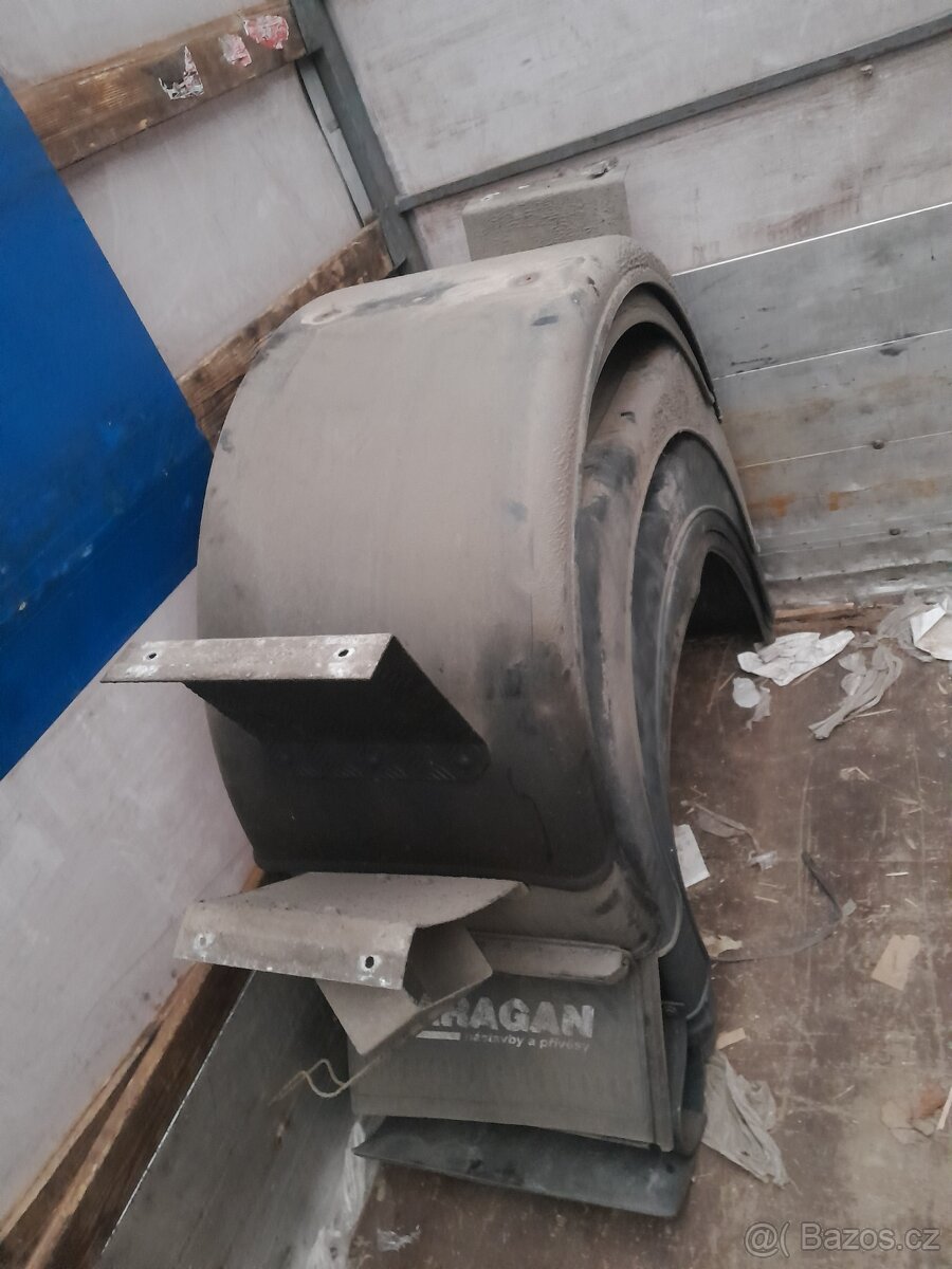 Blatníky zadní plastové