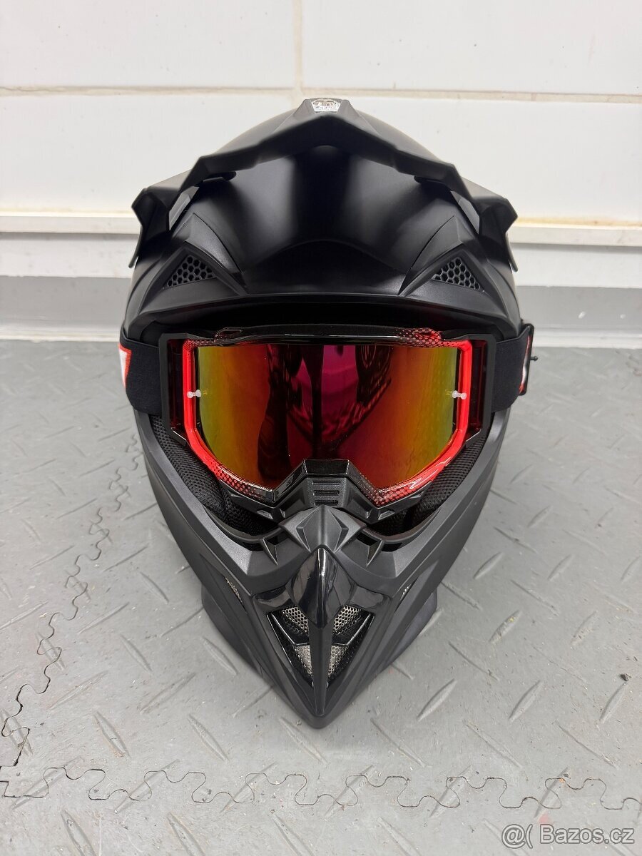 Motokrosova/Enduro helma L