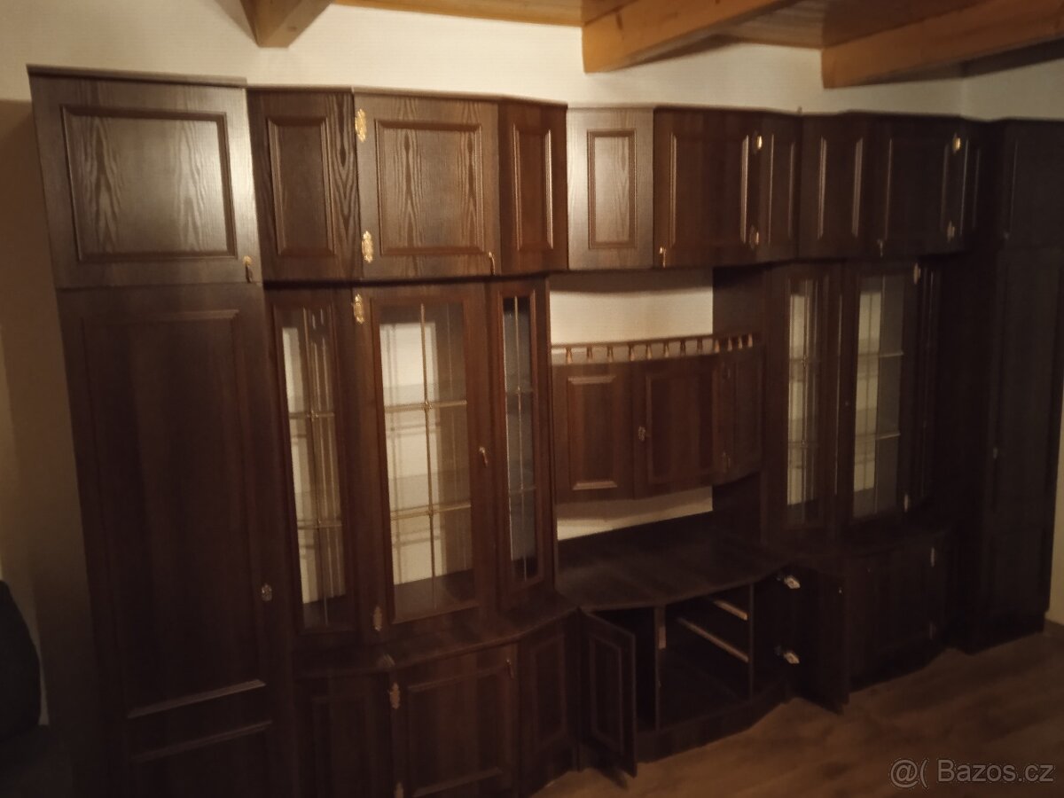 Prodej obývací stěny.