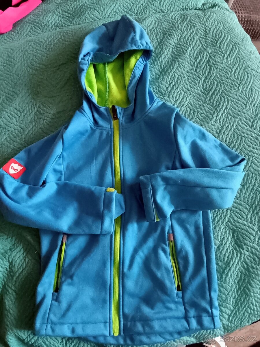Jarní softshellová bunda vel. 122/128