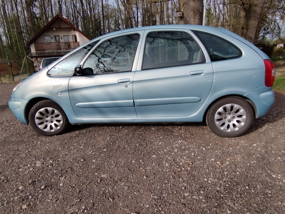 Prodám Citroen xsara picasso 2.0 hdi 66 kw rok 2002