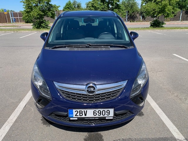Pronájem Opel Zafira  BOLT UBER