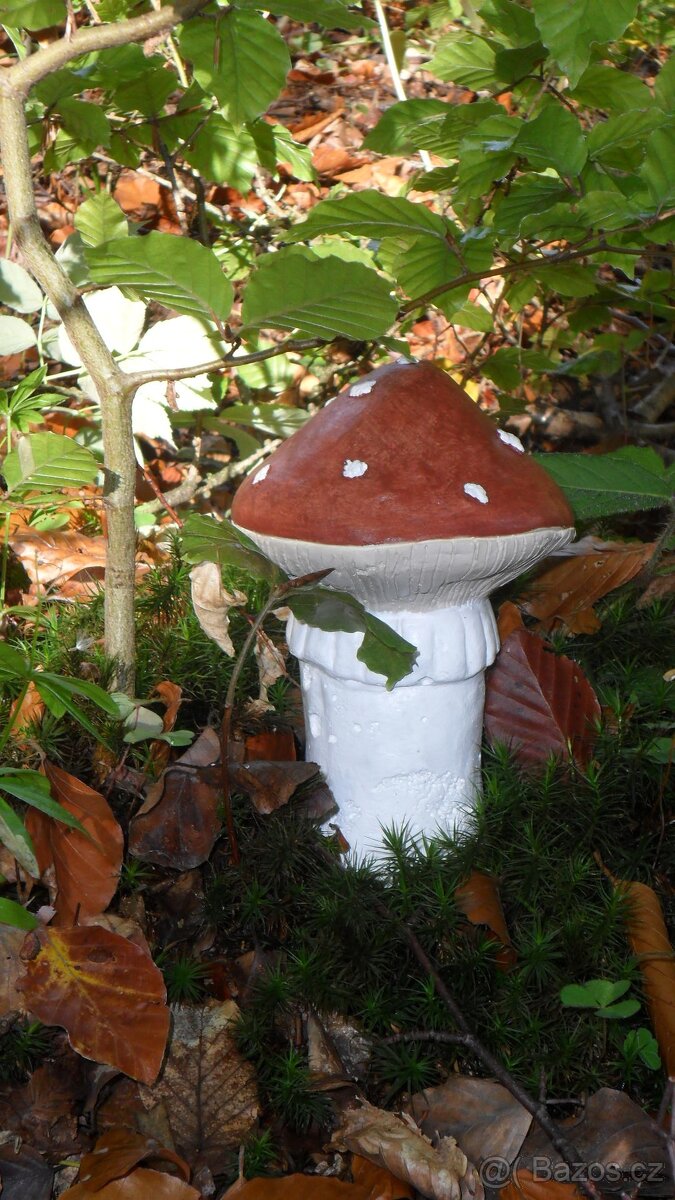 Zahradní dekorace - muchomůrka, houba, umělý kámen